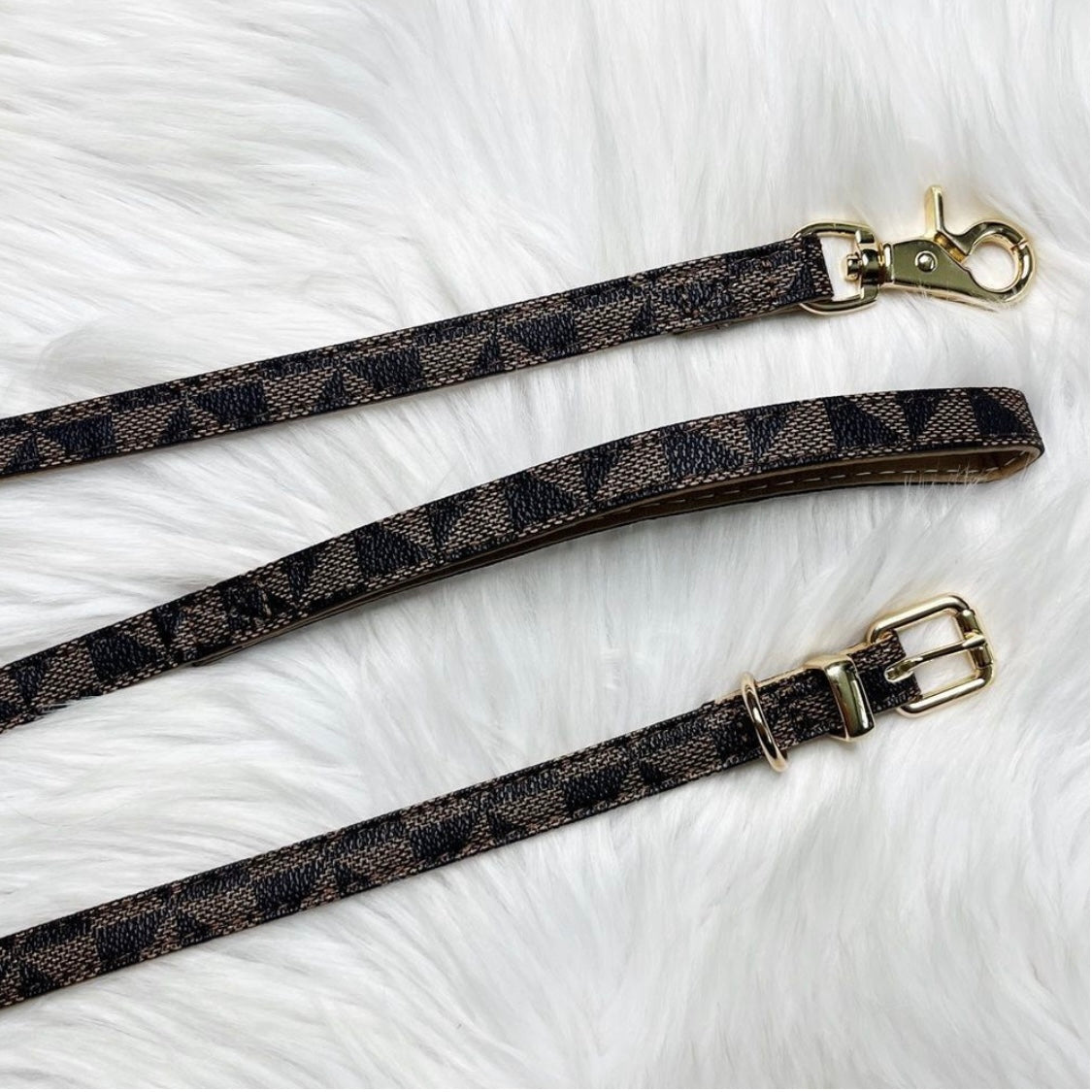 Chewy Vuitton CoCo | Collar - Leash