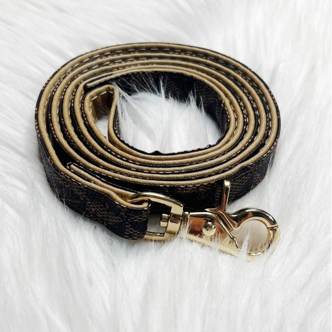 Chewy Vuitton CoCo | Collar - Leash