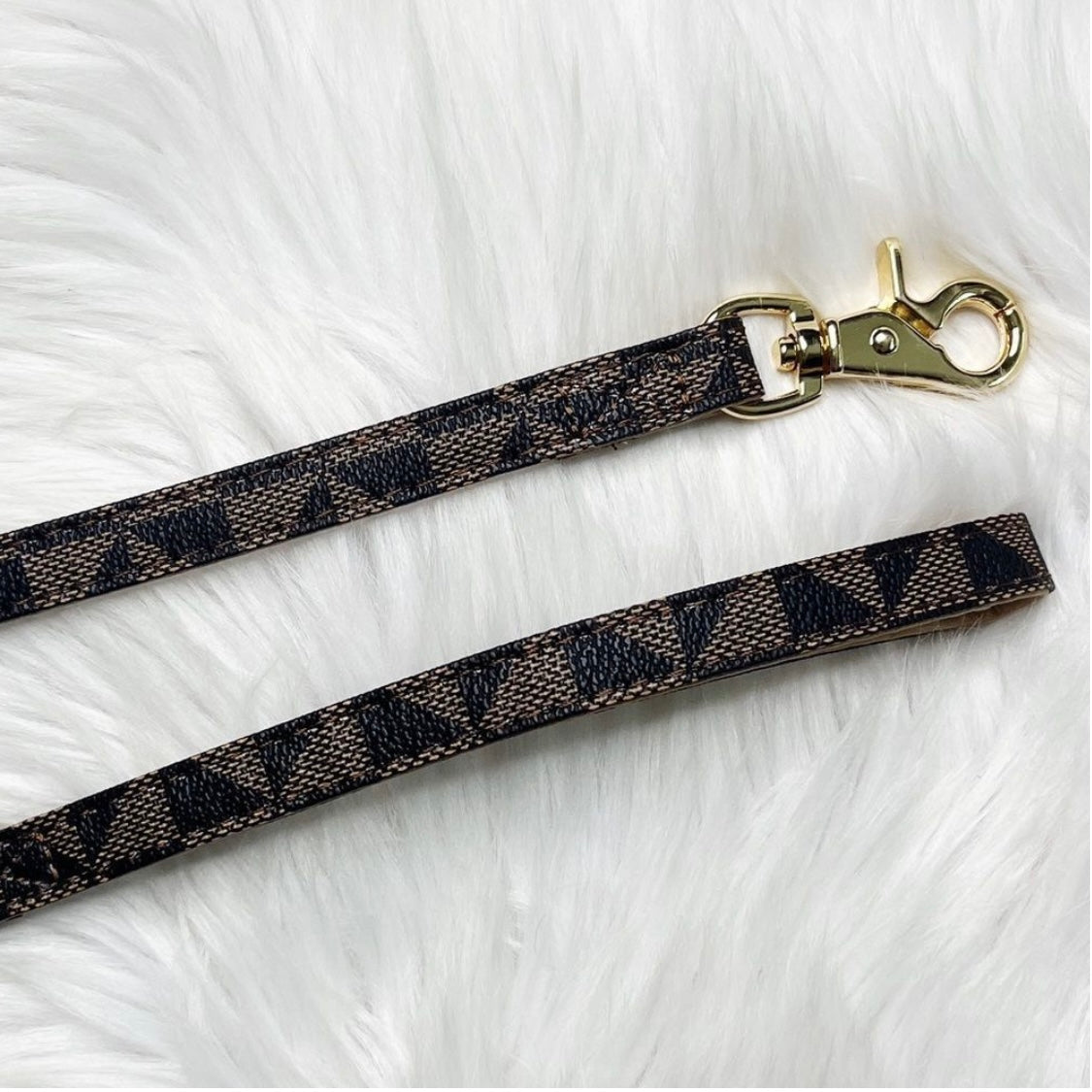 Chewy Vuitton CoCo | Collar - Leash