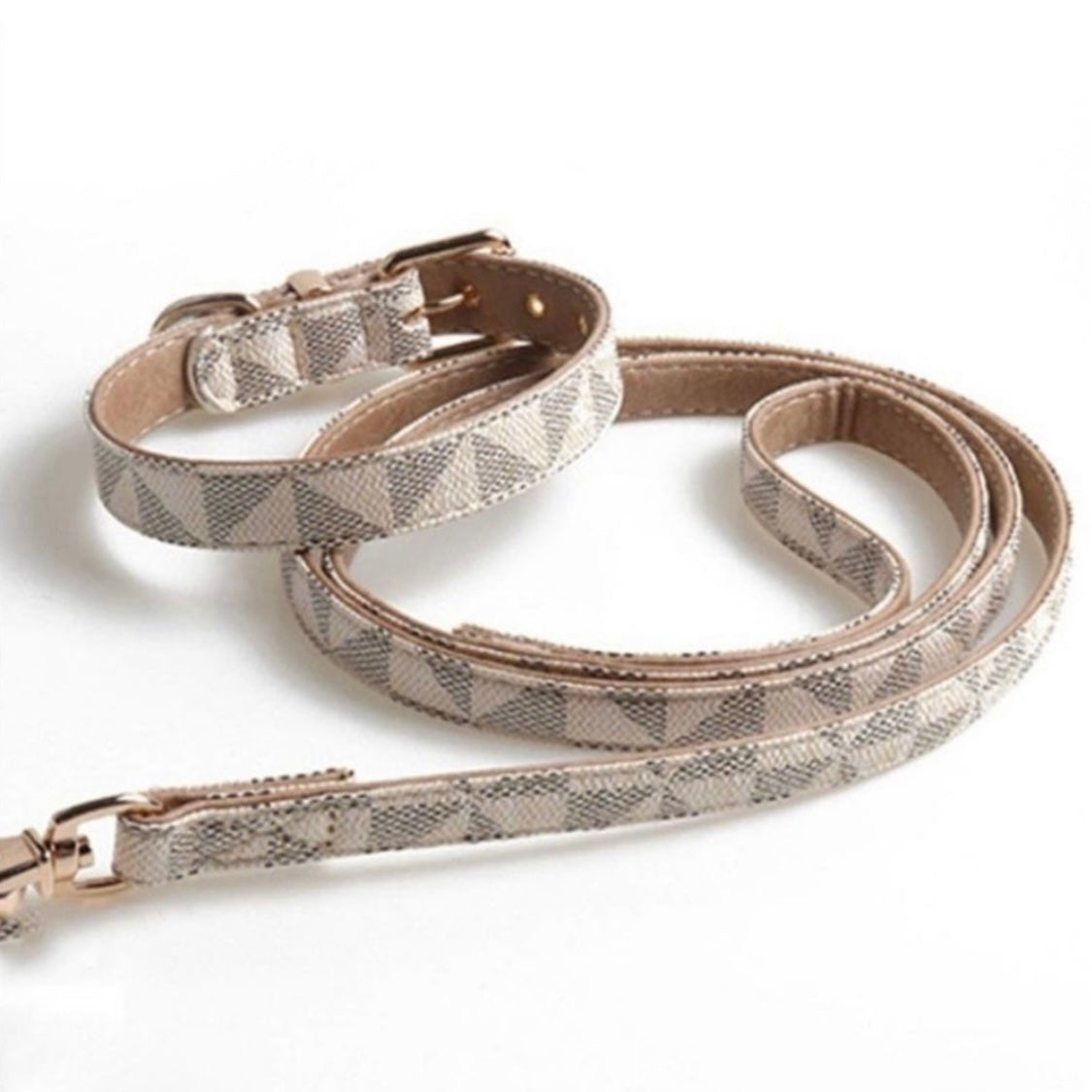 Chewy Vuitton Vanilla | Collar - Leash